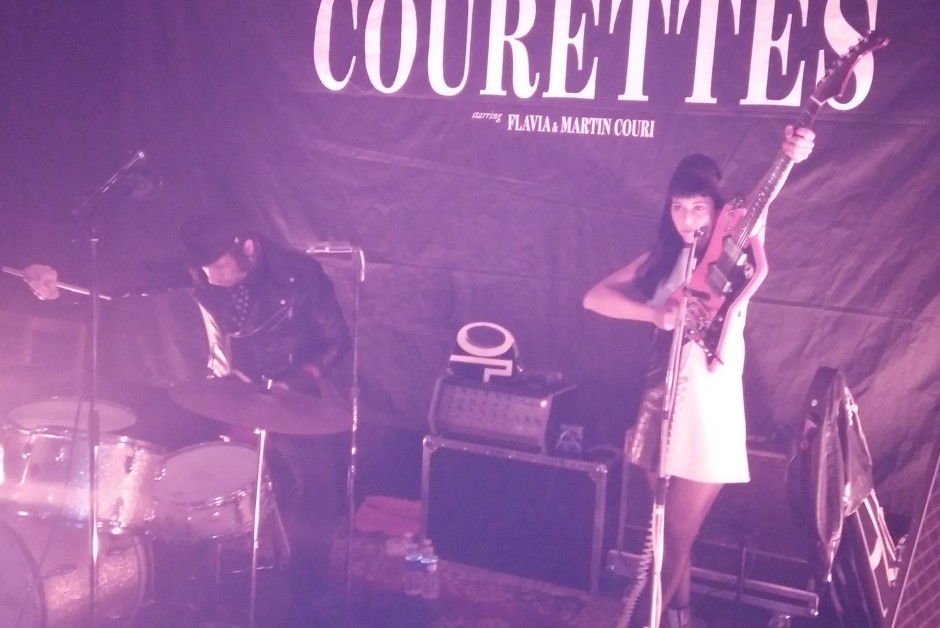 THECOURETTES002