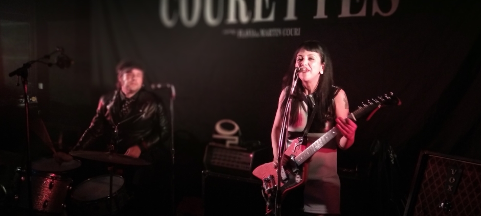 THECOURETTES005