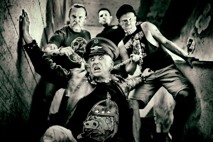 THE_IDIOTS